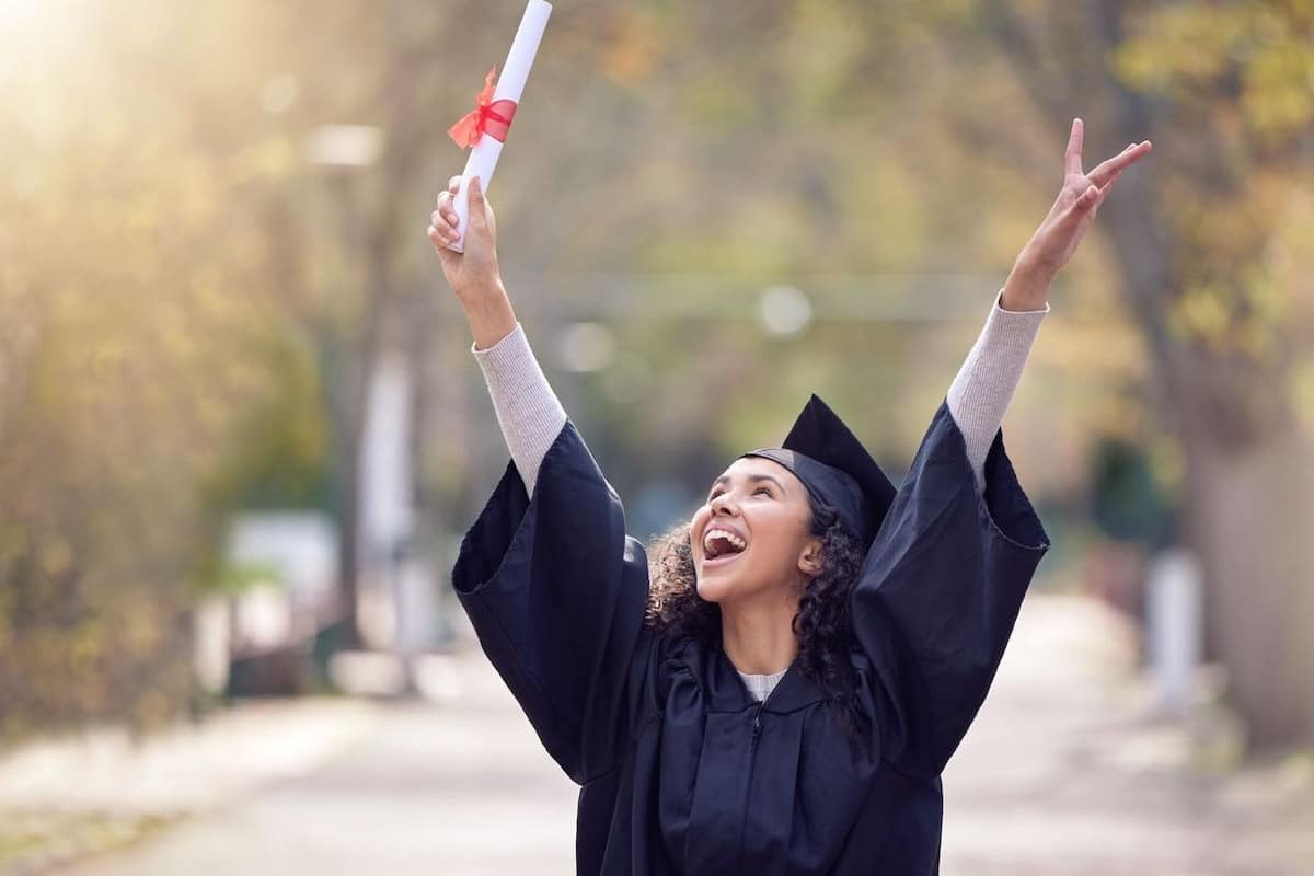Ontario invites over 900 Master’s and PhD graduates to apply for provincial nomination
