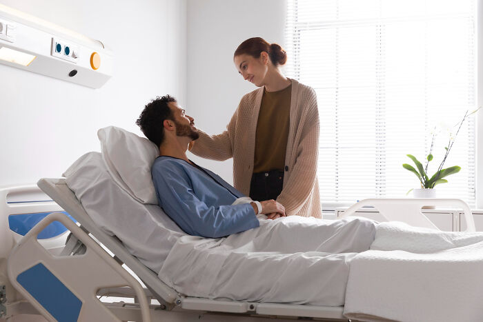Surgical Staff Reveal 37 Absolutely Unhinged Things Patients Confessed While Under Sedation