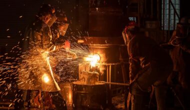 Edmonton steelworkers vote 98.5% to go on strike