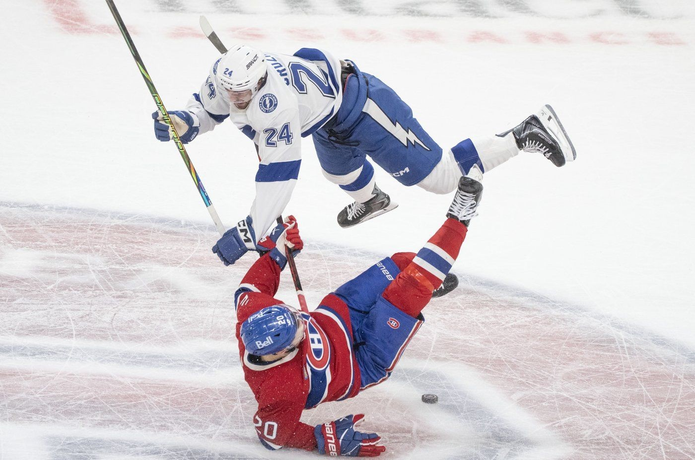 Hagel scores 2 in third to help Lightning tie the series 2-2