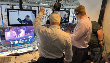 Bowen honored by Maple Leafs players, fans at final home broadcast