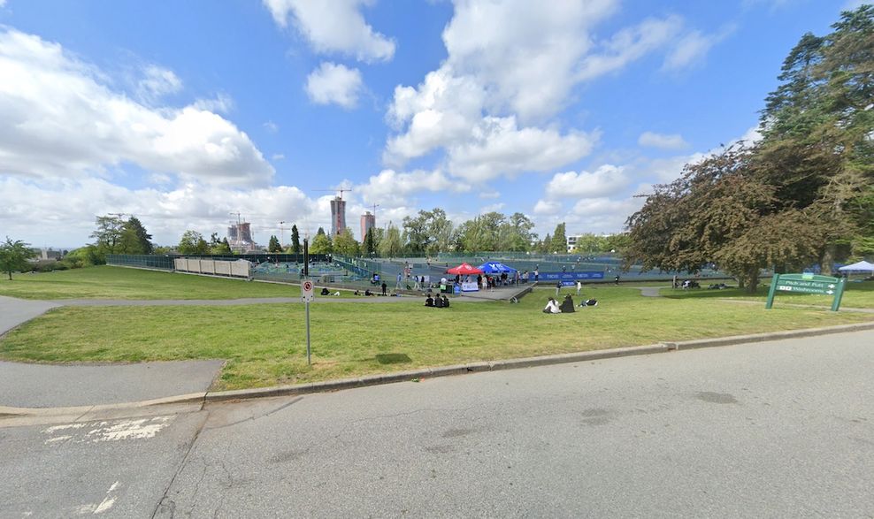 queen elizabeth park tennis courts