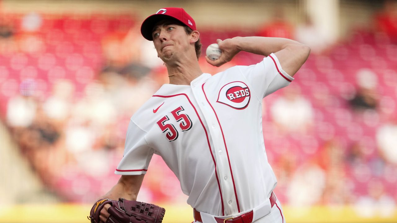 Cincinnati Reds pitcher Brandon Williamson delivers a pitch during the first inning of a baseball game against the Pittsburgh Pirates, Tuesday, March 31, 2026, in Cincinnati. (AP Photo/Kareem Elgazzar)