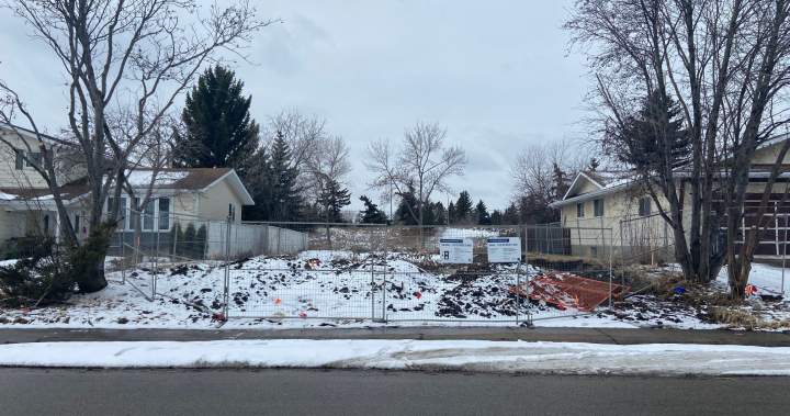 Homeowners in Duggan area combating infill with restrictive covenants - Edmonton