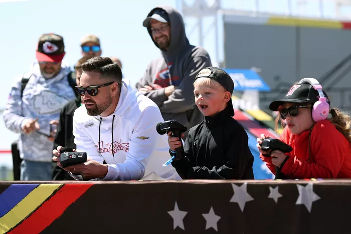 Ricky Stenhouse Jr., HYAK Motorsports with fans