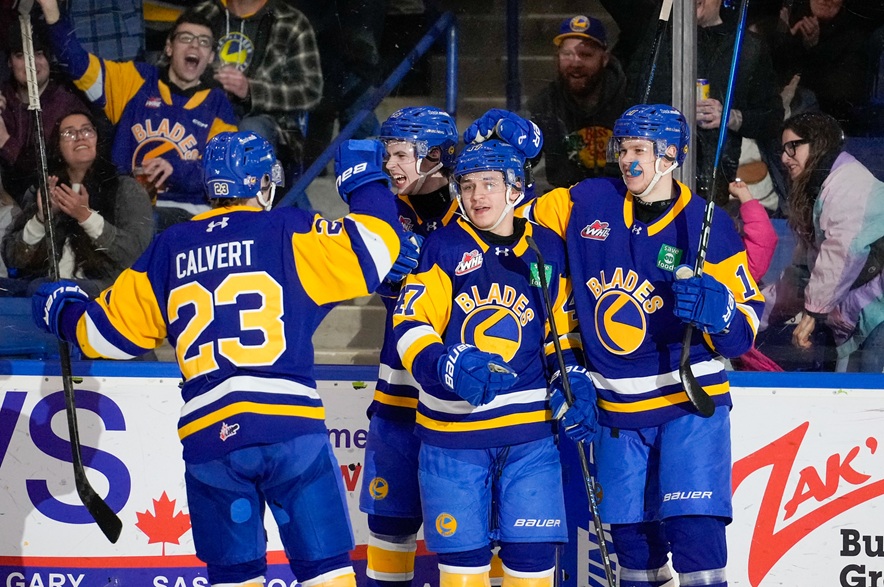 Third period comeback powers Saskatoon Blades over Edmonton Oil Kings in Game 3 victory