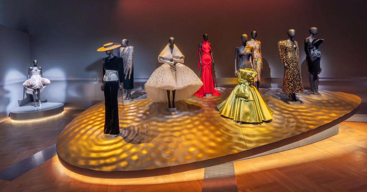 New Schiaparelli Exhibition Proves That Fashion and Art are One