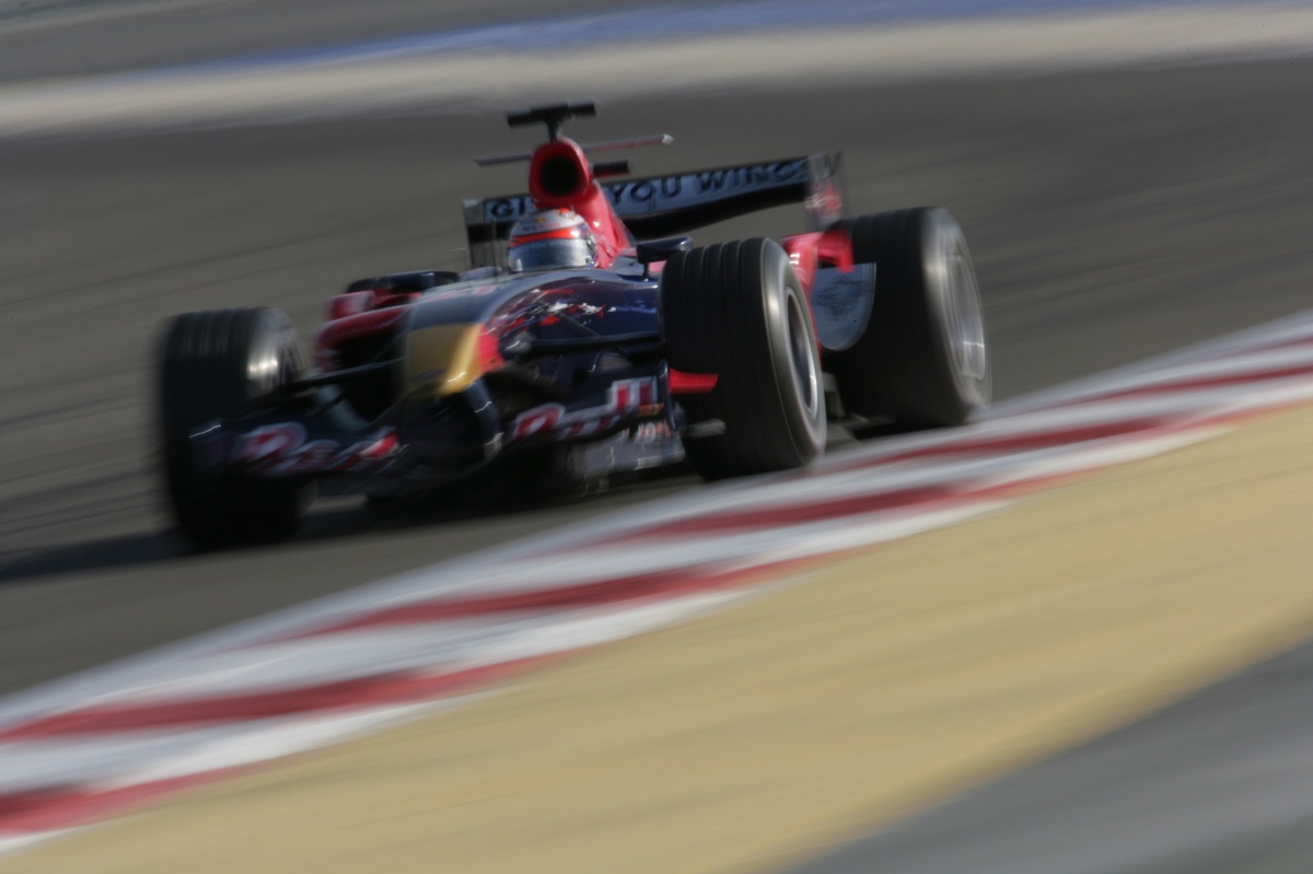 The remnant of the V10 era in F1's previous switch to V8 engines