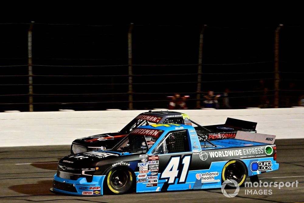 Shane Van Gisbergen, Niece Motorsports, Worldwide Express Chevrolet Silverado