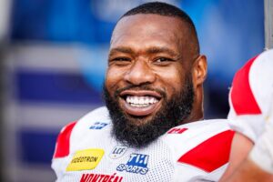 Suspended CFL all-star Shawn Oakman signs in International Arena League