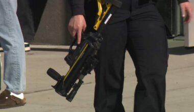 Calgary police briefly issue shelter-in-place order at Mount Royal University