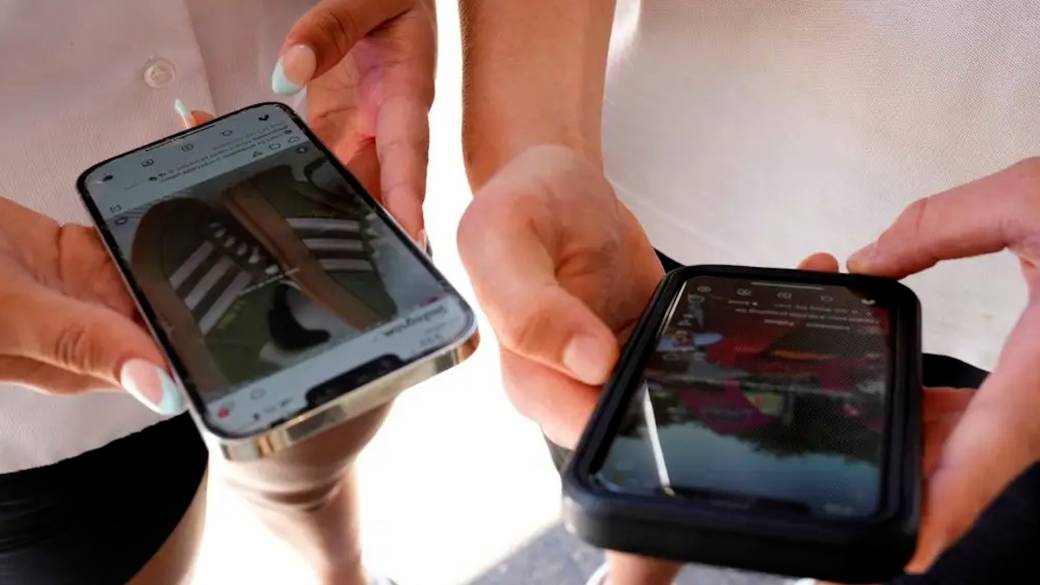 Click to play video: 'Is a ban on social media use among youths enforceable in Canada?'