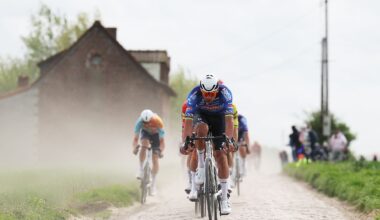 Paris-Roubaix Men LIVE: Van der Poel, Pogačar, Van Aert and more all needing bike changes