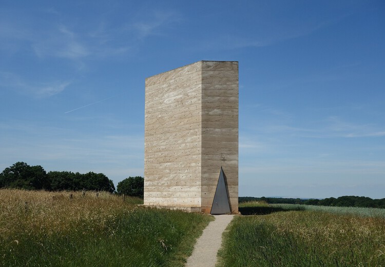 The Alchemy of Mass: Peter Zumthor and the Perception of Lightness - Image 21 of 21