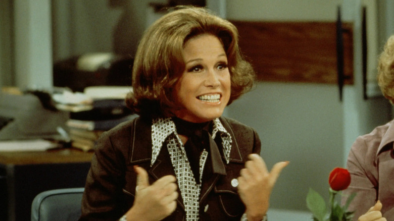 Mary in an office in The Mary Tyler Moore Show