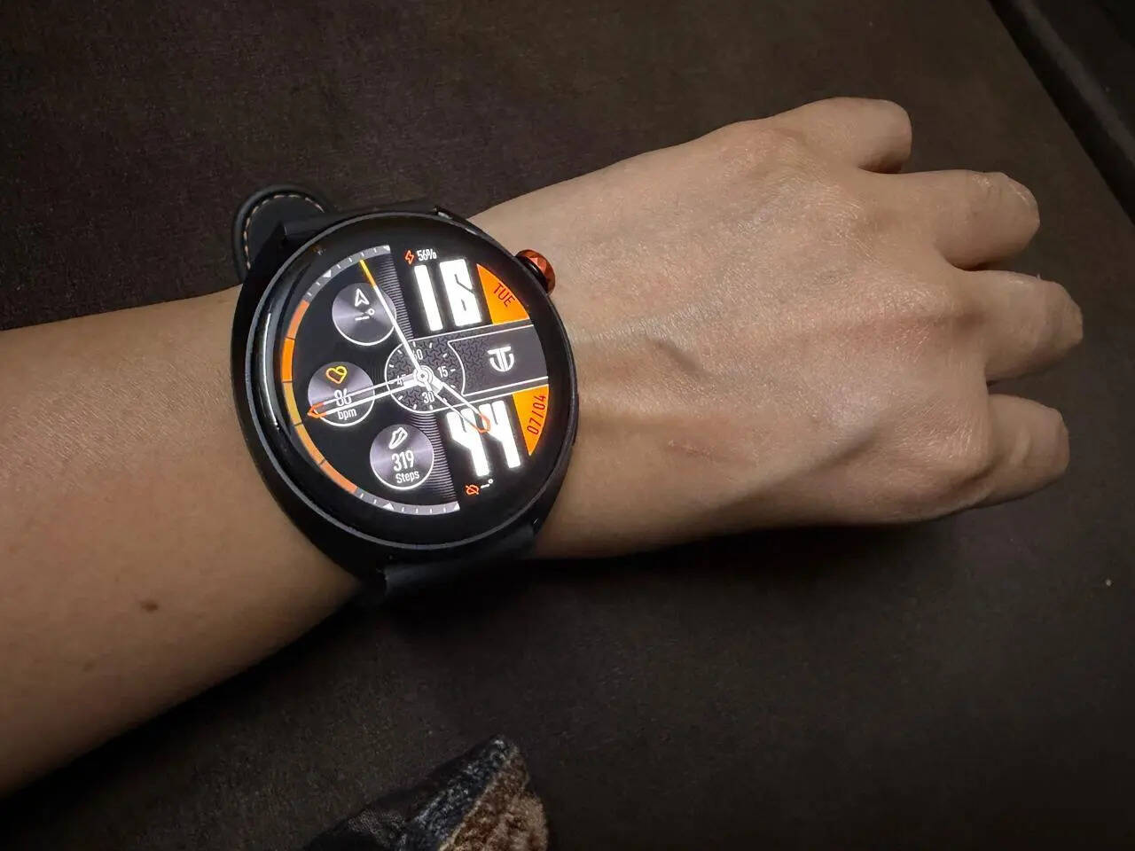Titan Celestor 2.0 smartwatch Design