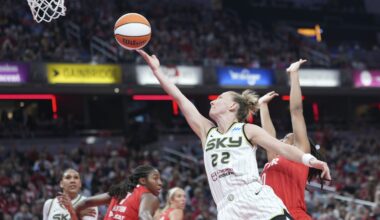 WNBA free agency update: Courtney Vandersloot resigns with the Sky