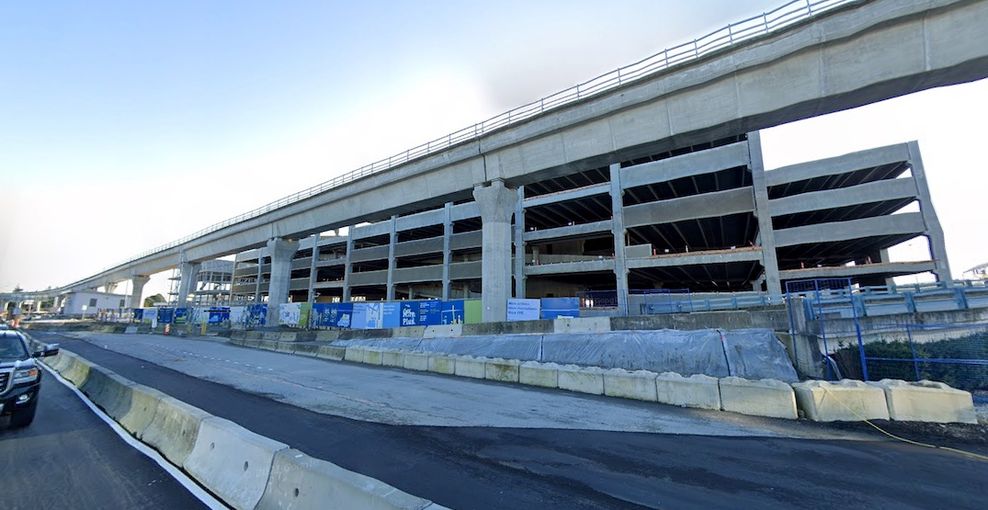 vancouver international airport yvr parkade expansion construction