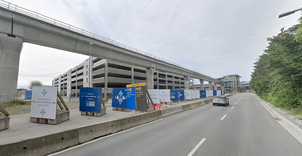 vancouver international airport yvr parkade parking lot expansion construction june 2022
