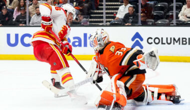 Frost scores twice, Flames hand Ducks 5th straight loss