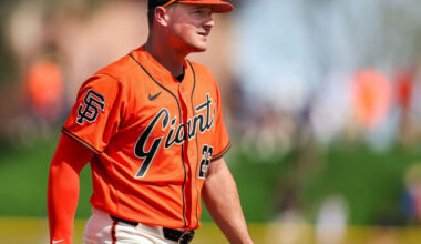 Giants' Chapman caught telling Schmitt to 'catch the f-----g ball'