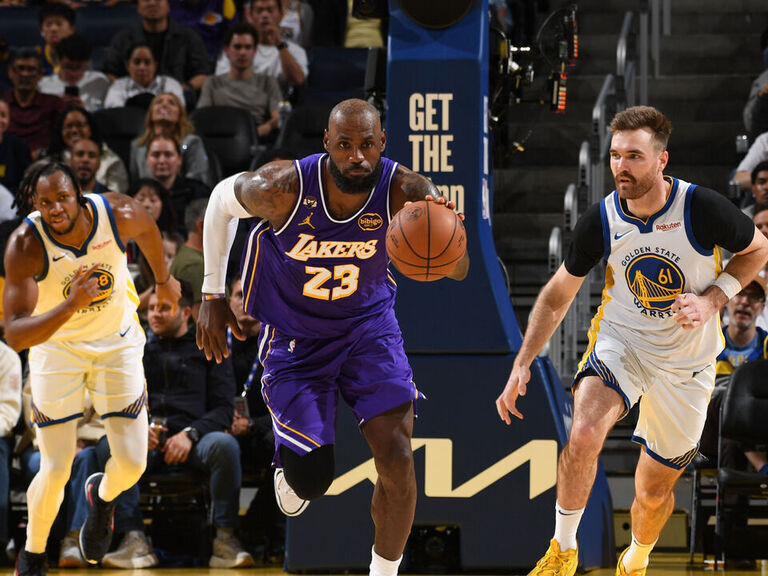 LeBron guides Lakers to victory over shorthanded Warriors
