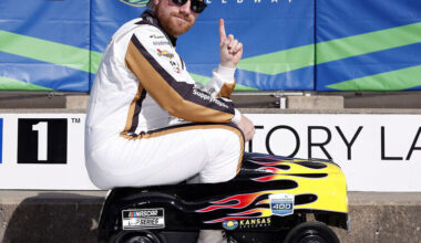 Reddick keeps momentum going with pole for NASCAR Cup race at Kansas Speedway