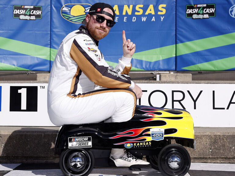 Reddick keeps momentum going with pole for NASCAR Cup race at Kansas Speedway