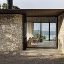 © Sam Hartnett Waiheke House / Cheshire Architects - Image 2 of 16