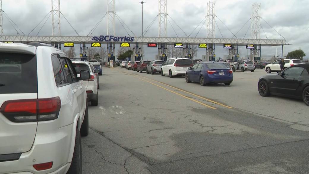 Click to play video: 'BC Ferries CEO apologizes'