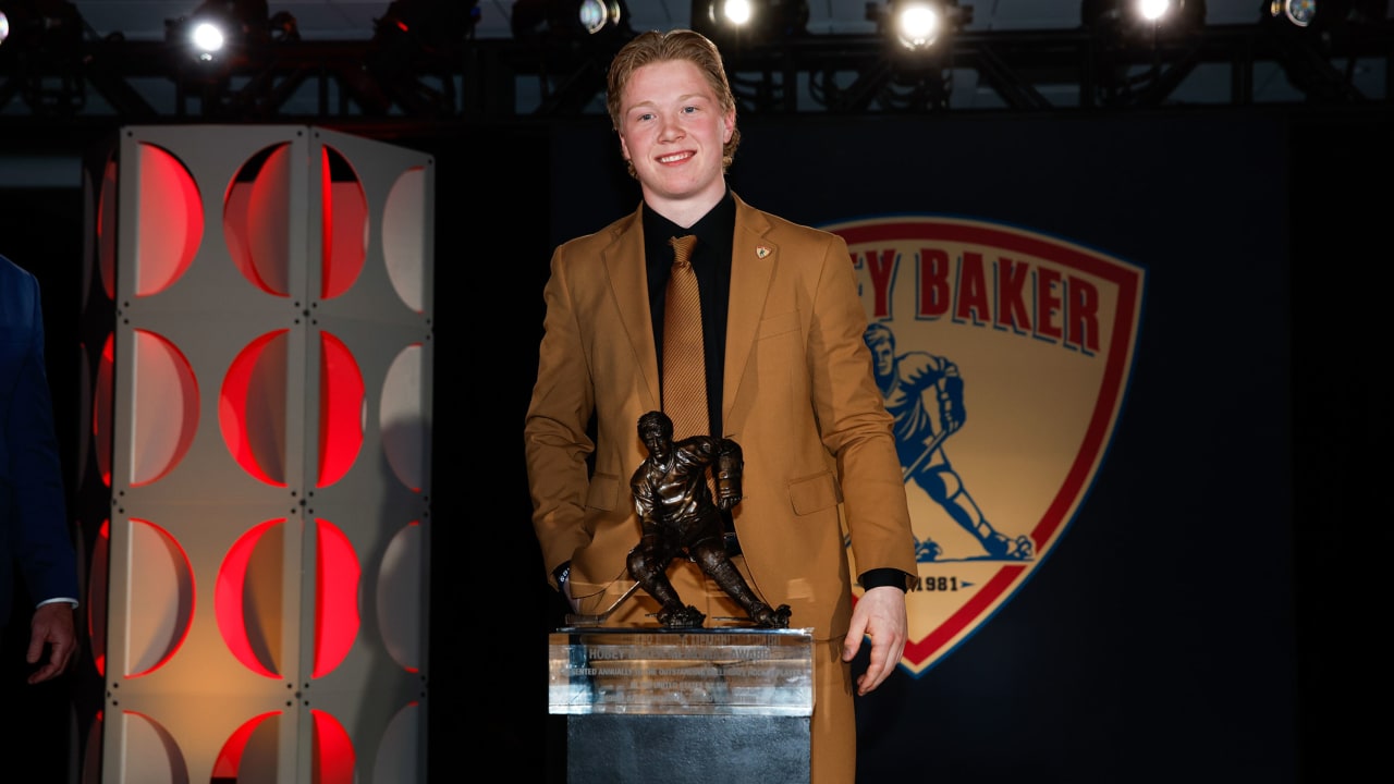 Plante wins Hobey Baker Award as top NCAA men's hockey player