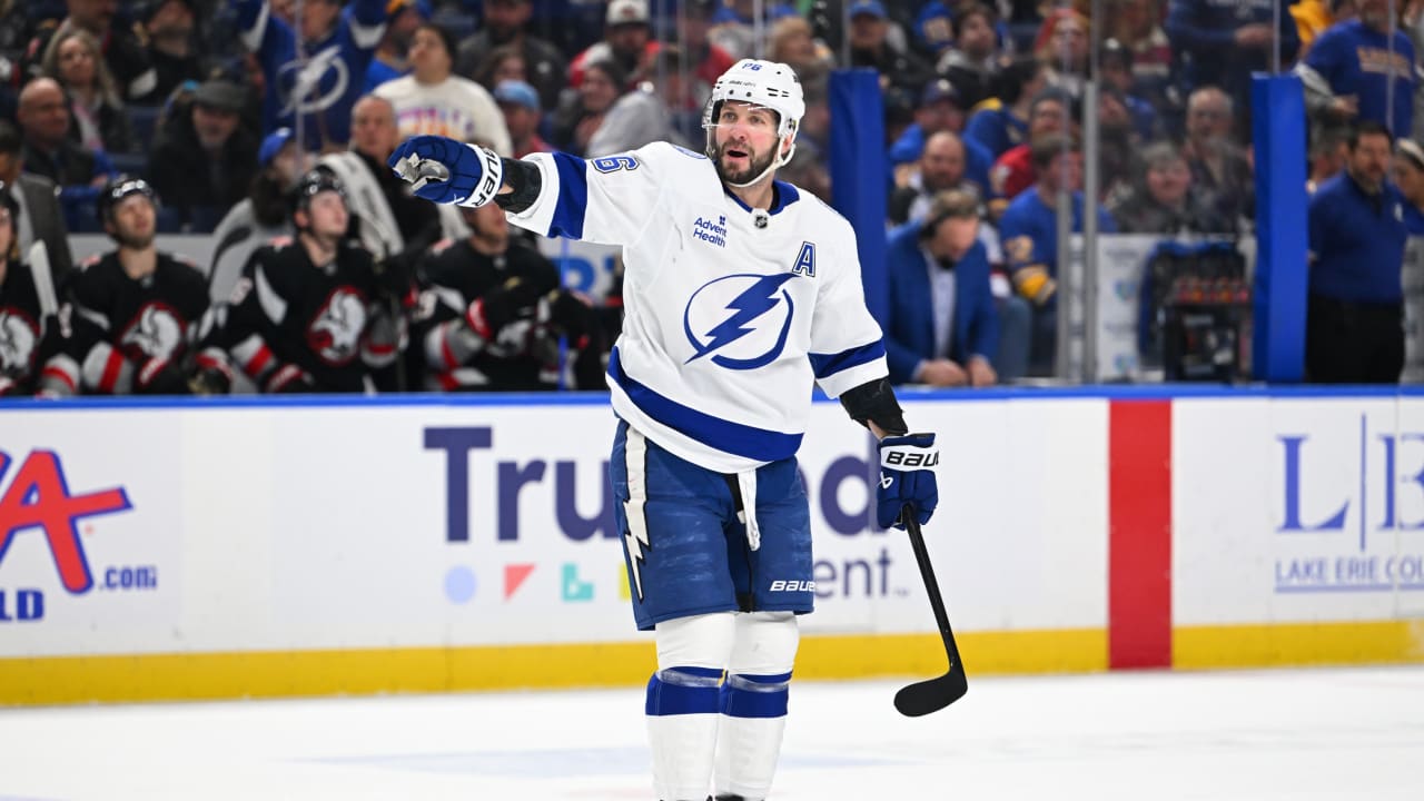 Kucherov caps the play with PPG