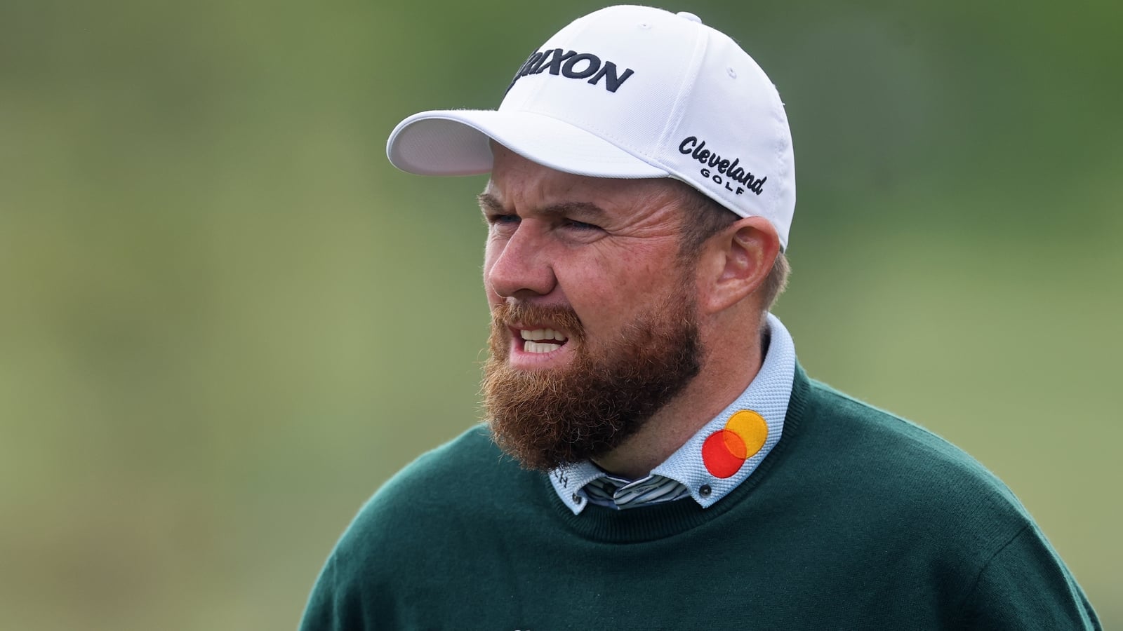Lowry to make cut despite nightmare second round