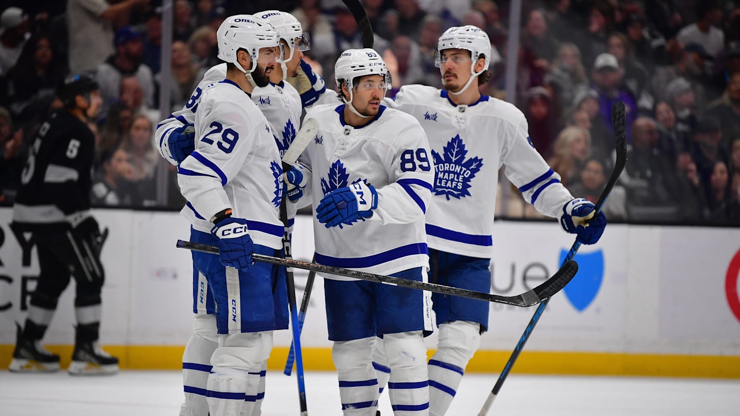 Apr 4, 2026; Los Angeles, California, USA; Toronto Maple Leafs celebrate the goal scored by left wing Nicholas Robertson (89) against the Los Angeles Kings during the third period at Crypto.com Arena. Mandatory Credit: Gary A. Vasquez-Imagn Images