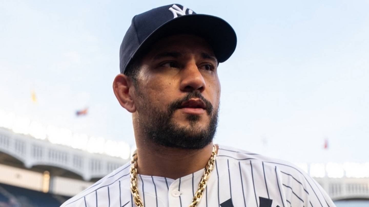 UFC Star Alex Pereira Throws First Pitch at Yankees Game Ahead of White House Fight