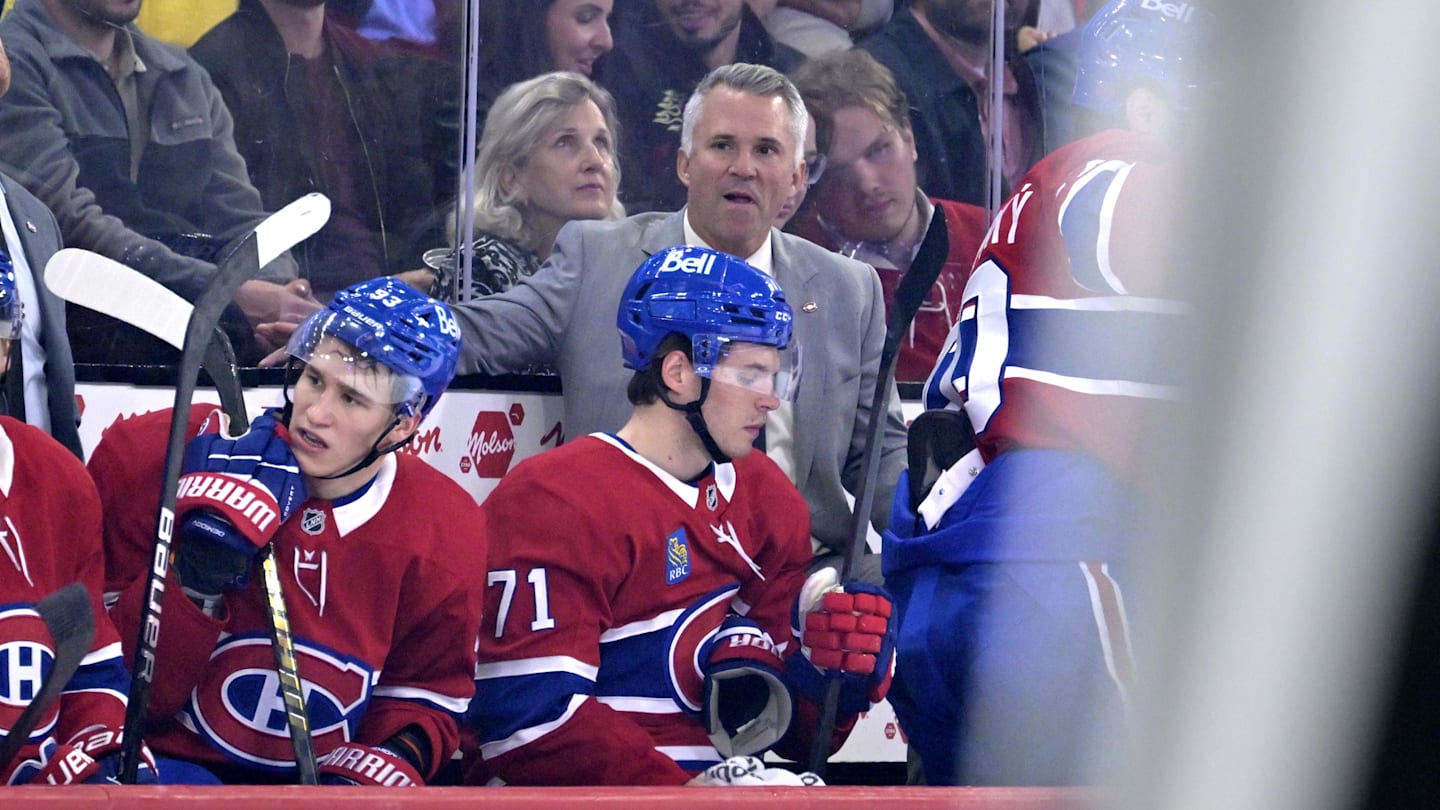 Oct 20, 2025; Montreal, Quebec, CAN; Montreal Canadiens head coach Martin St-Louis during the first period of the game against the Buffalo Sabres at the Bell Centre. Mandatory Credit: Eric Bolte-Imagn Images