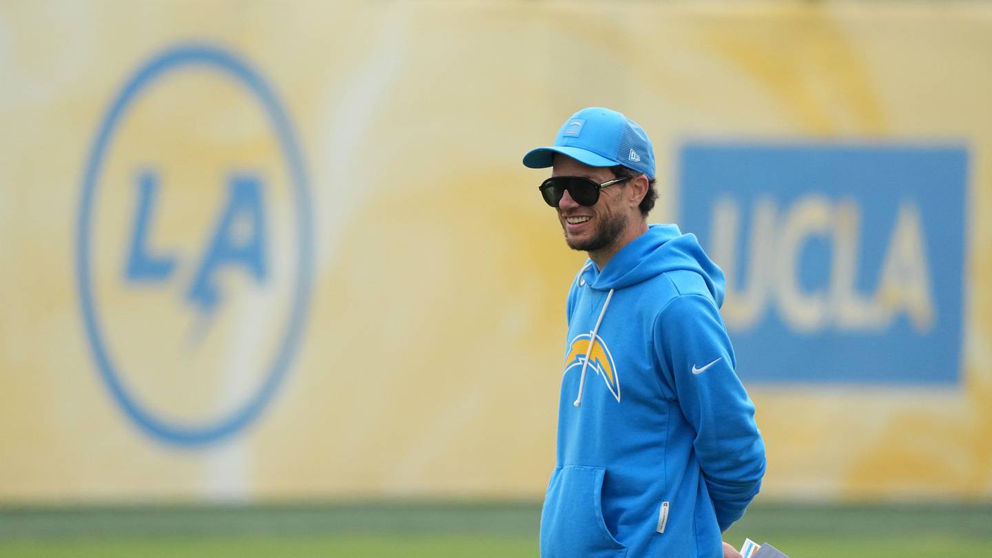 Mike McDaniel to Blame for Some of Chargers' Toughest, Best Games on NFL Schedule