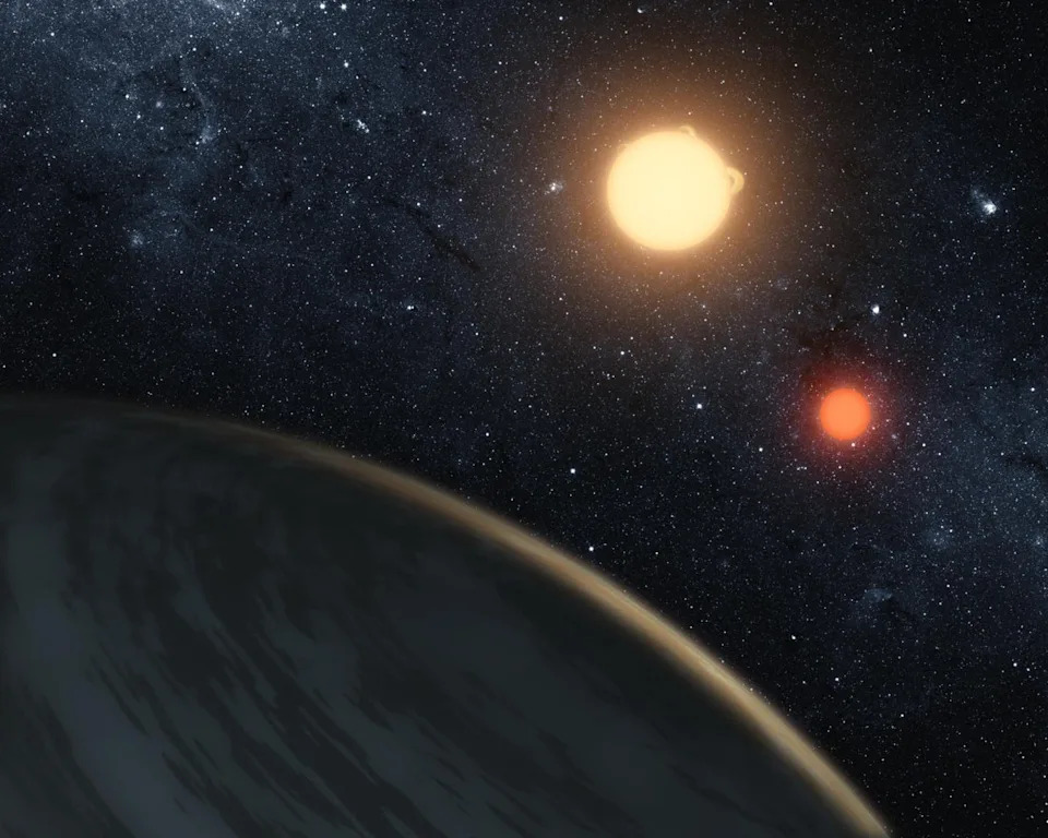 A circumbinary planet (Nasa)