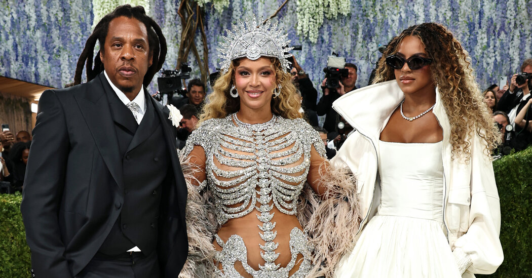 Met Gala 2026 Red Carpet Photos: All the Looks