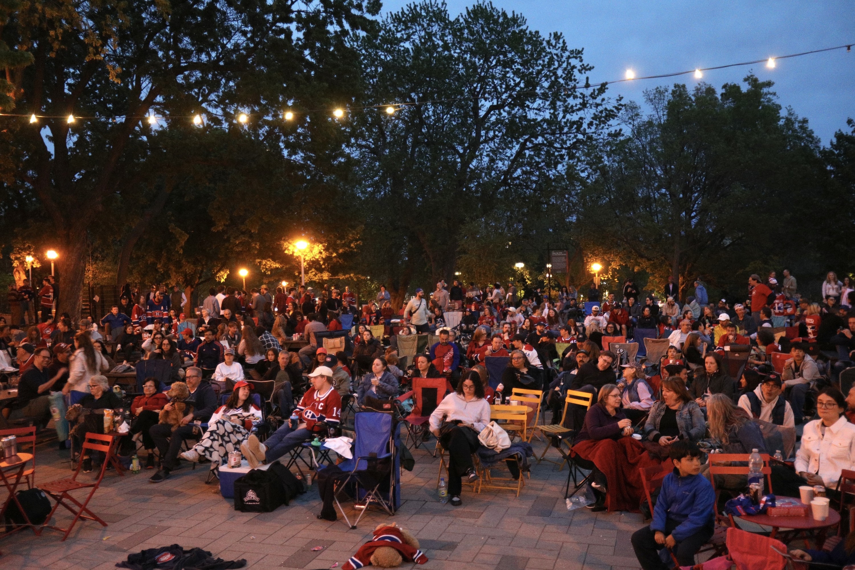 A crowd of about 500 gathered at Notre-Dame-de-Grâce Park on Saturday night to watch the Habs play.