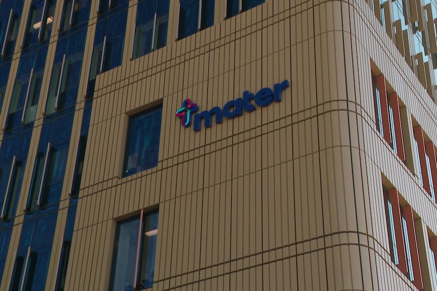 A building facade with a 'mater' sign