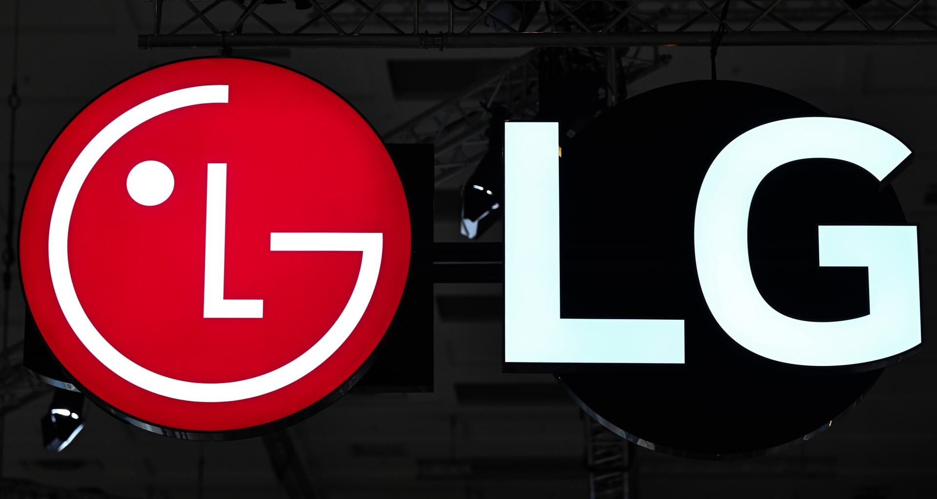LG Electronics shares jump after debut of Google-based car products