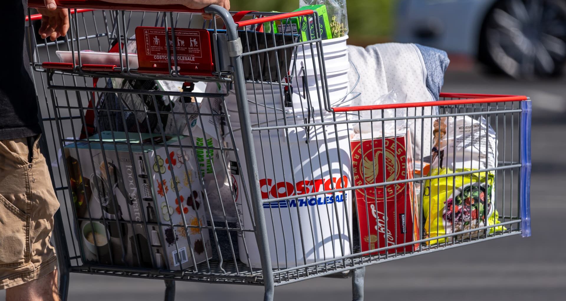 Costco issues a lukewarm quarter, but delivers on the metric that matters most