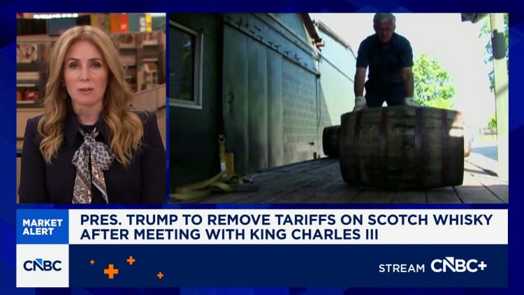 Pres. Trump scraps Scotch whisky tariffs ‘in honor’ of King Charles