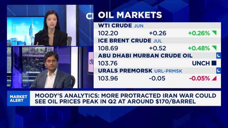 Moody's Analytics warns oil at $125 could trigger a global recession