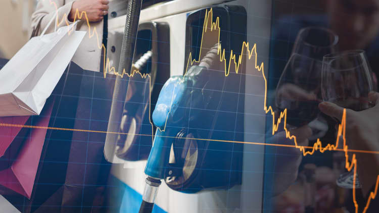 Despite signs of a resilient economy, US consumers haven't regained their confidence
