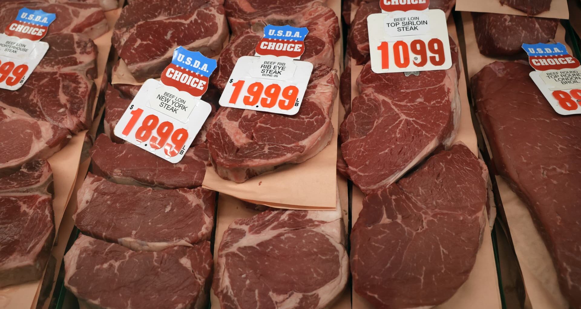 Inflation rate projected to hit 6% in the second quarter, top economic forecasters say