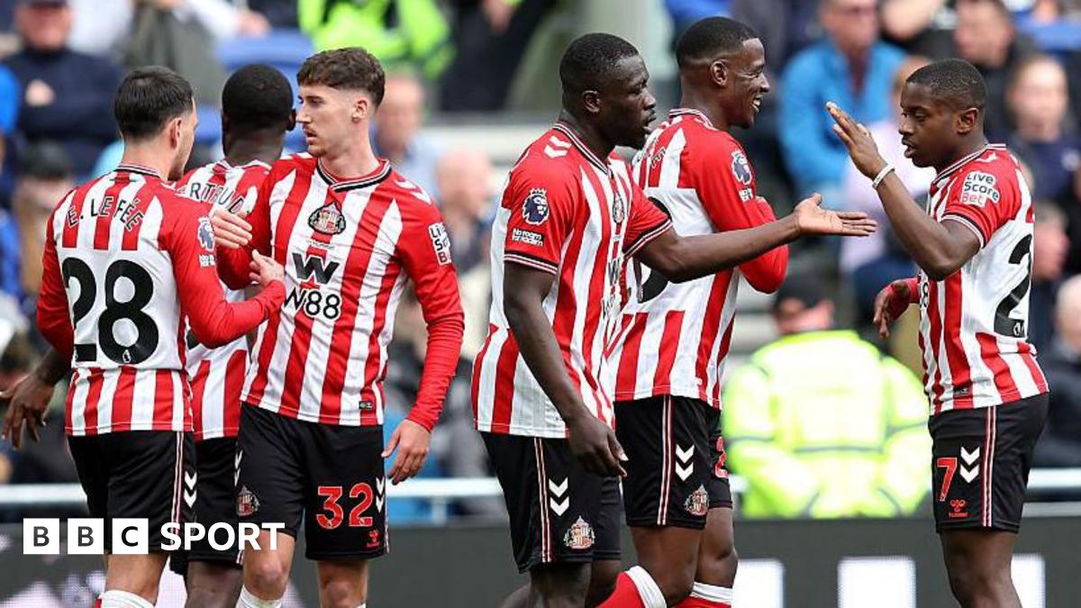 Sunderland beat Everton to keep European hopes alive