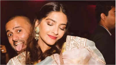 Sonam Kapoor shares RARE family picture with romantic note for Anand Ahuja on their 8th wedding anniversary 'There’s nobody else'