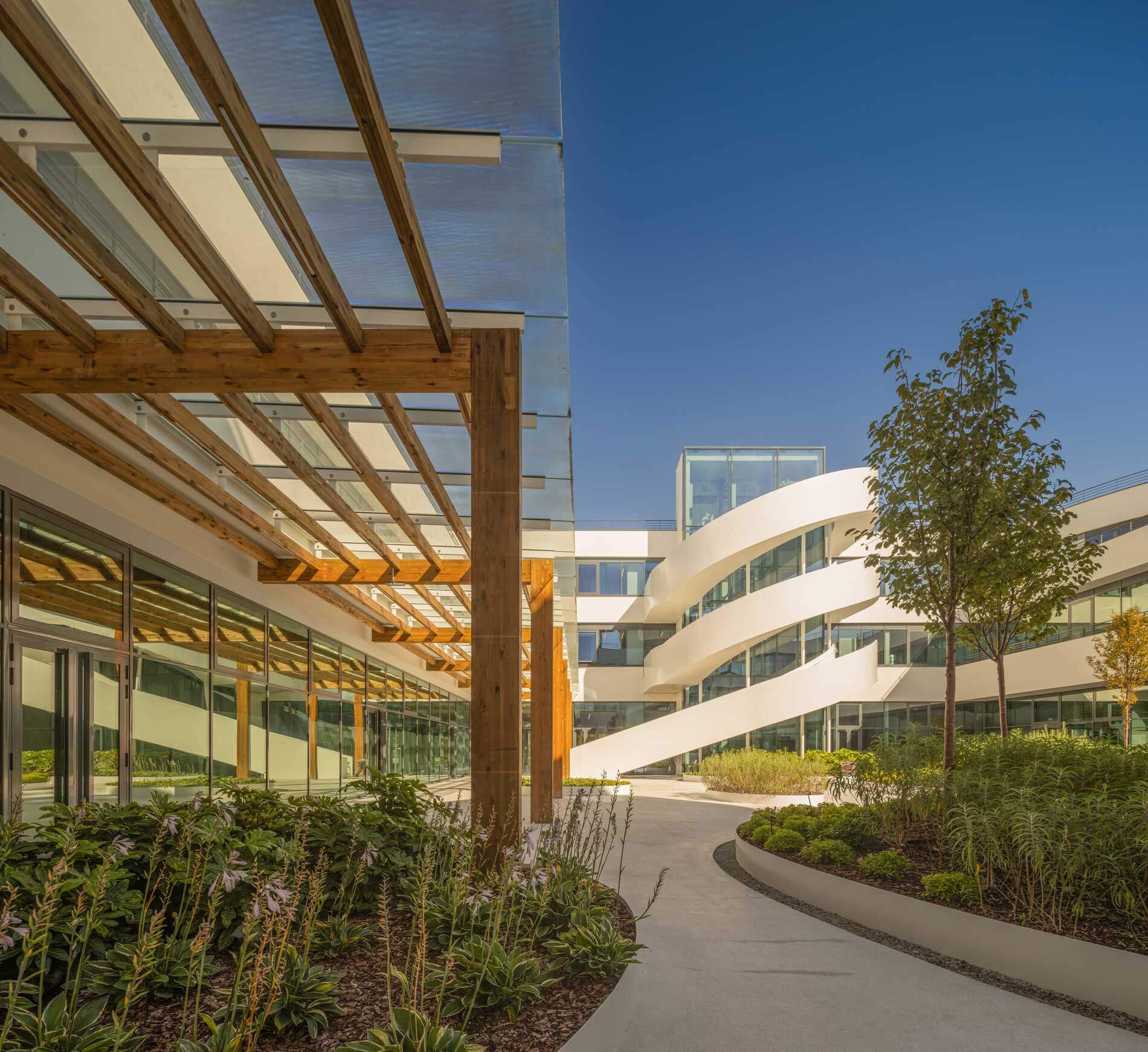 courtyard of oriente green campus